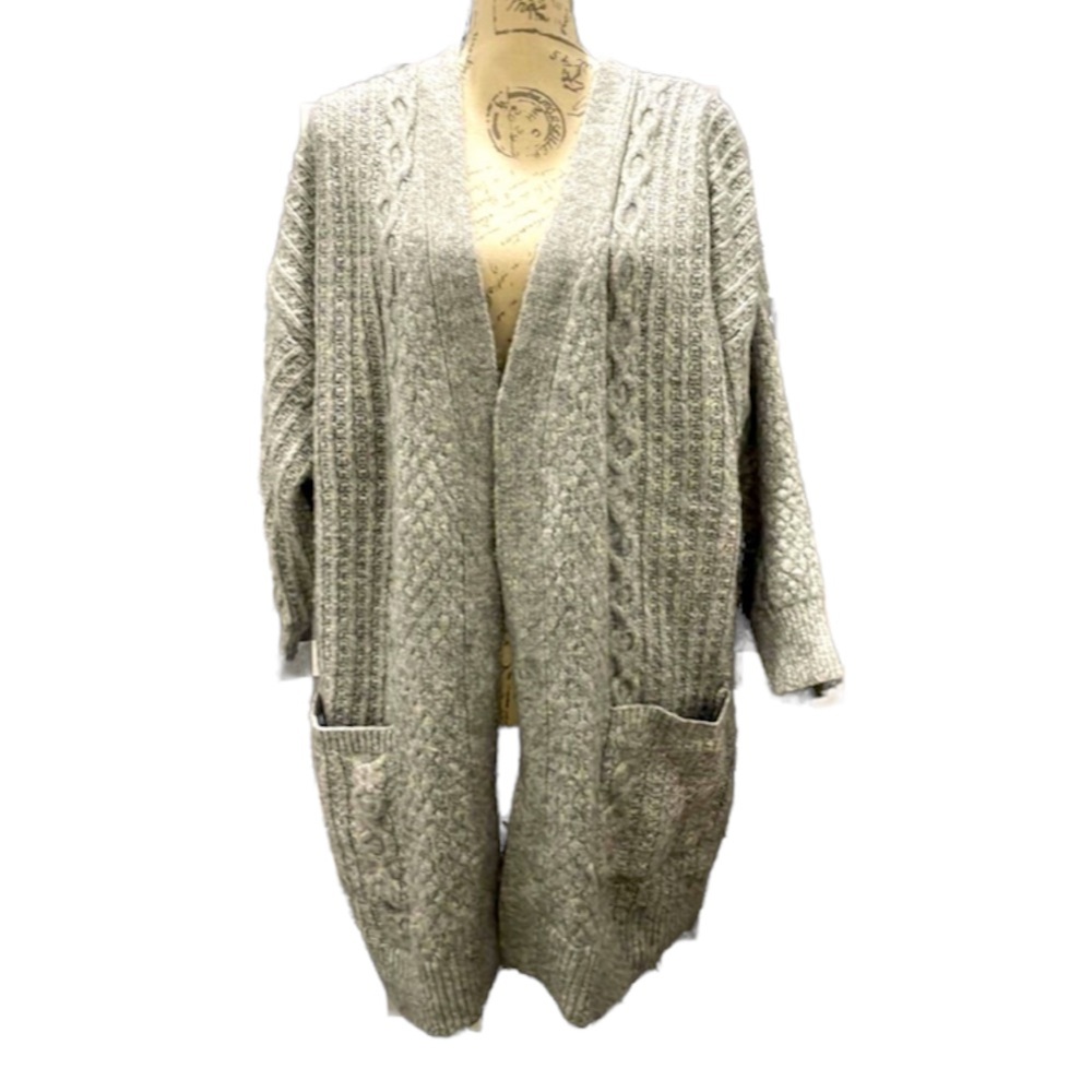Women’s NWOT Grey Knit Cardigan
